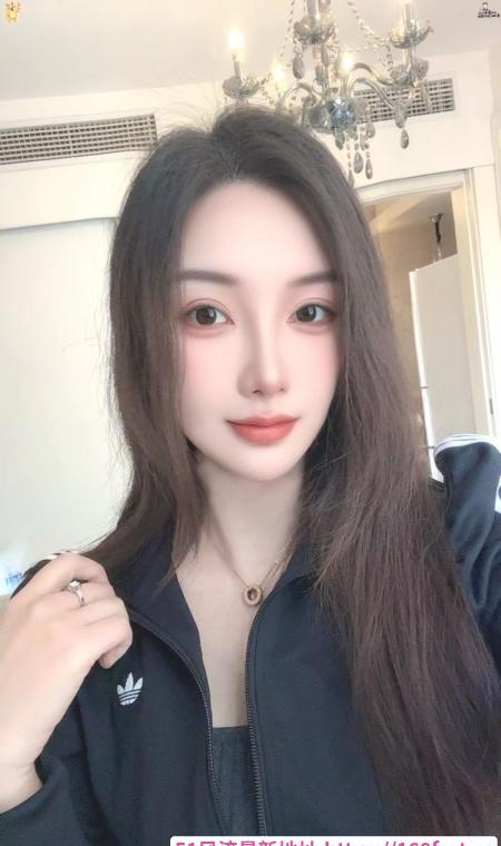 制服御姐Selina 1