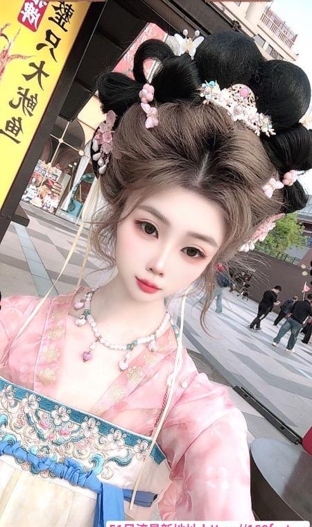 性价比女菩萨菲菲 1