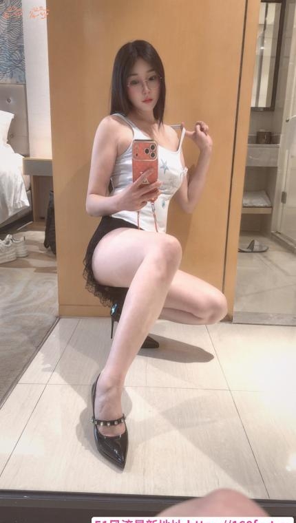 龙华服务型妹子 1