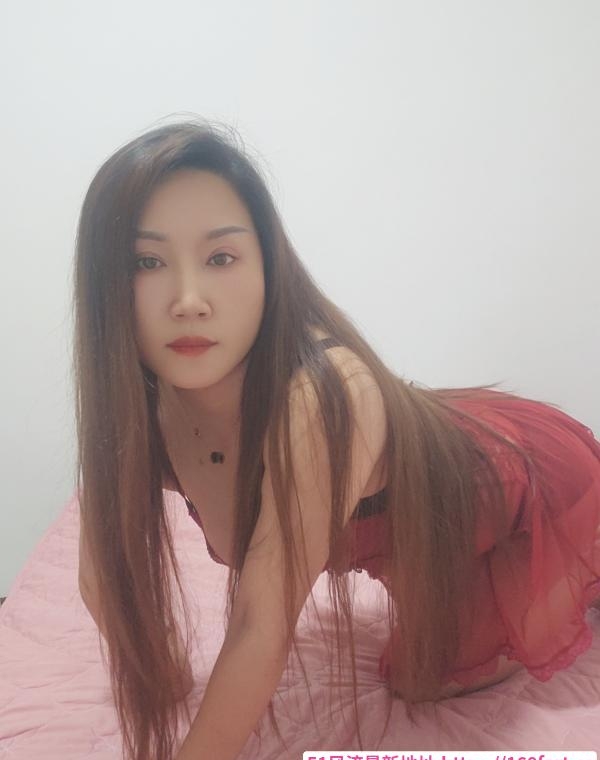 梅花园长发美女 1