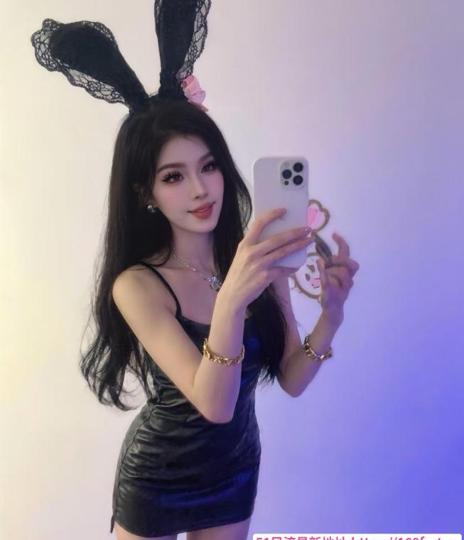 河西蜜桃臀古丽 1