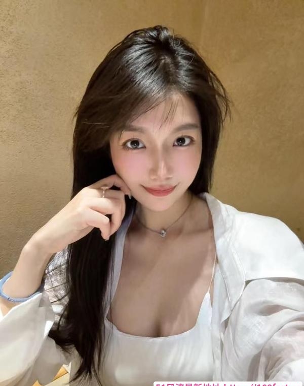 兼职性感妖娆小姐姐 1