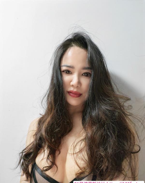 白云大奶安琪儿 1