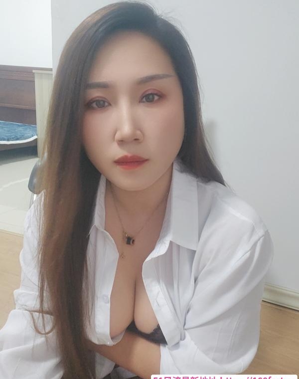 梅花园气质少妇 1