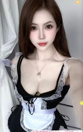 制服大胸小美女