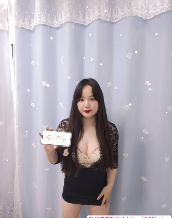 丰满喷水小姐姐 1