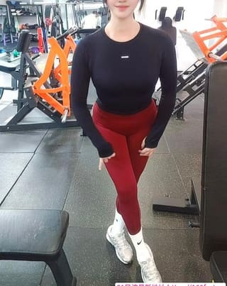 大屁股长腿少妇