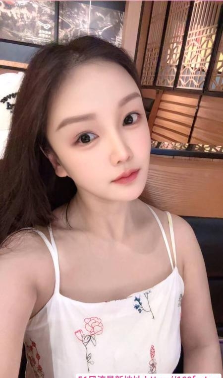 白云女友感楚依 1