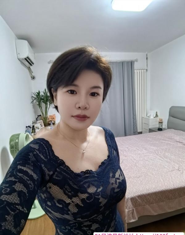 平乐园附近的美少妇 1