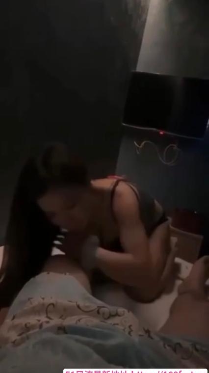 大波妹海选全裸四推 1