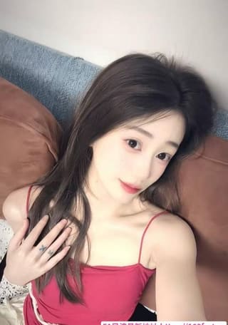 江岸高颜纯情少女
