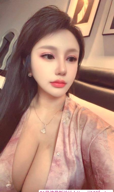 滨江D奶巨乳茜茜 2
