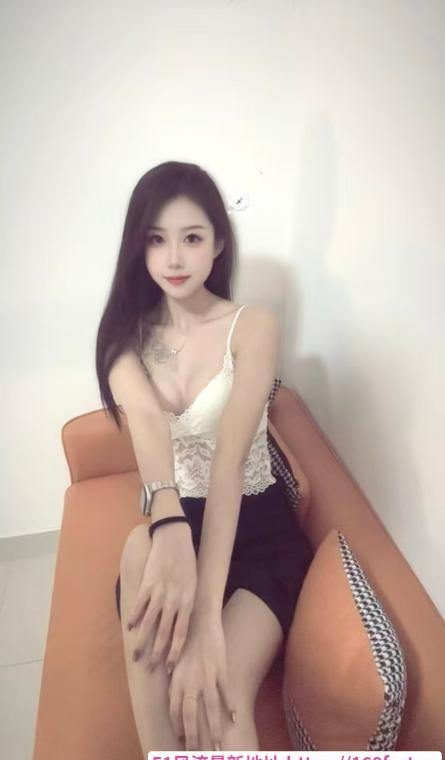 大胸诱惑俏佳人 2