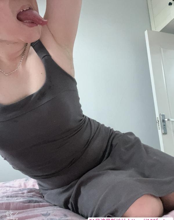 制服诱惑的少妇 2