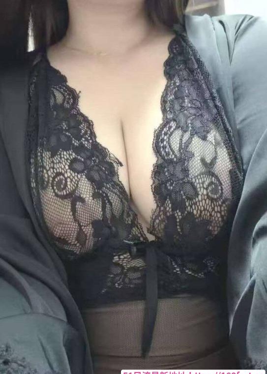 大奶毒龙丹妮 2