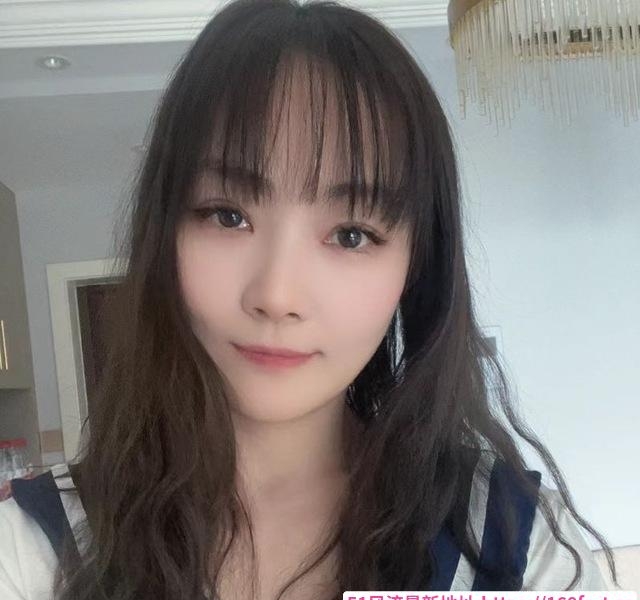 二刷重庆翘臀琴琴少妇 2