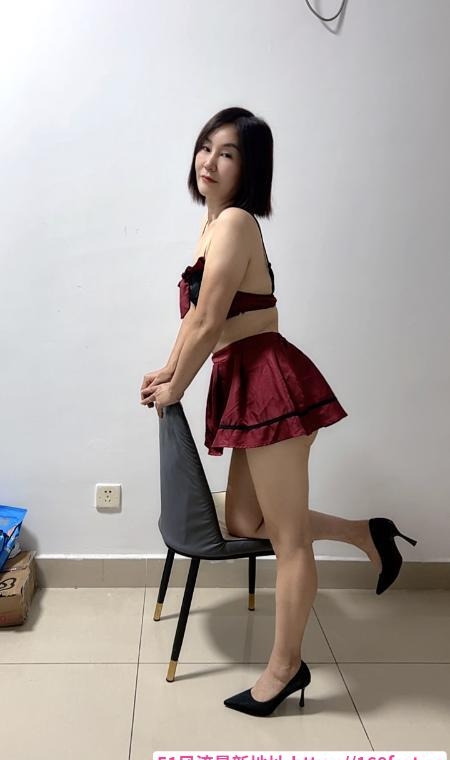 风情长腿美妇 2