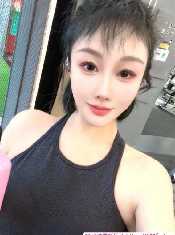 蜜桃臀兼职小姐姐 2