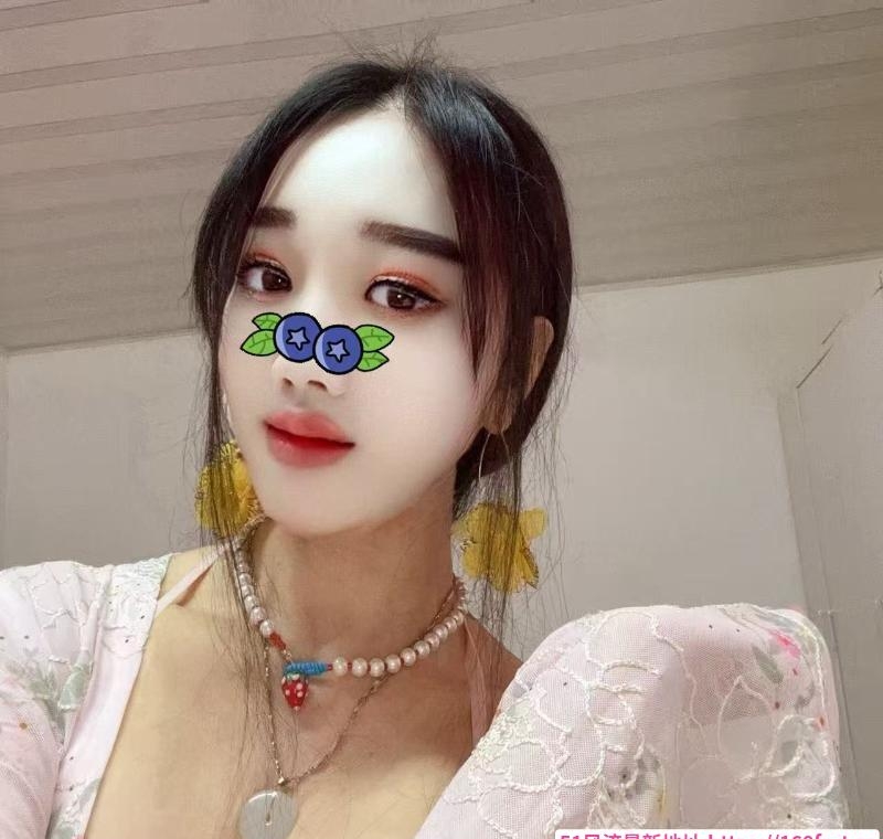 武汉翘臀大胸小女友 3