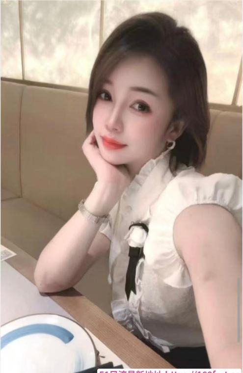 短发御姐可菲 3