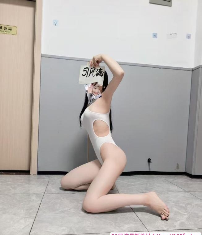 AV水床性感嫩妹 3