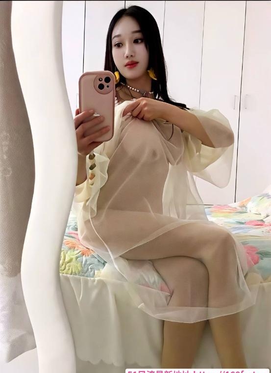 大奶双粉服务系小骚逼 3