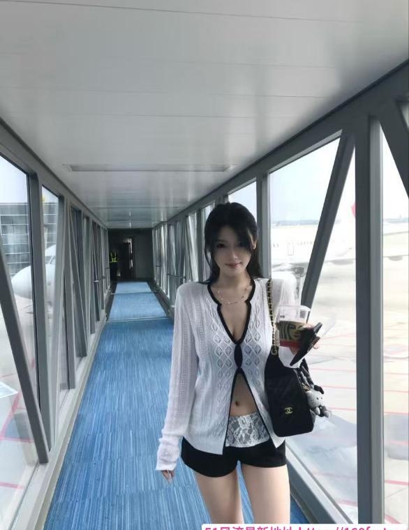 大胸多汁性感彤彤 3