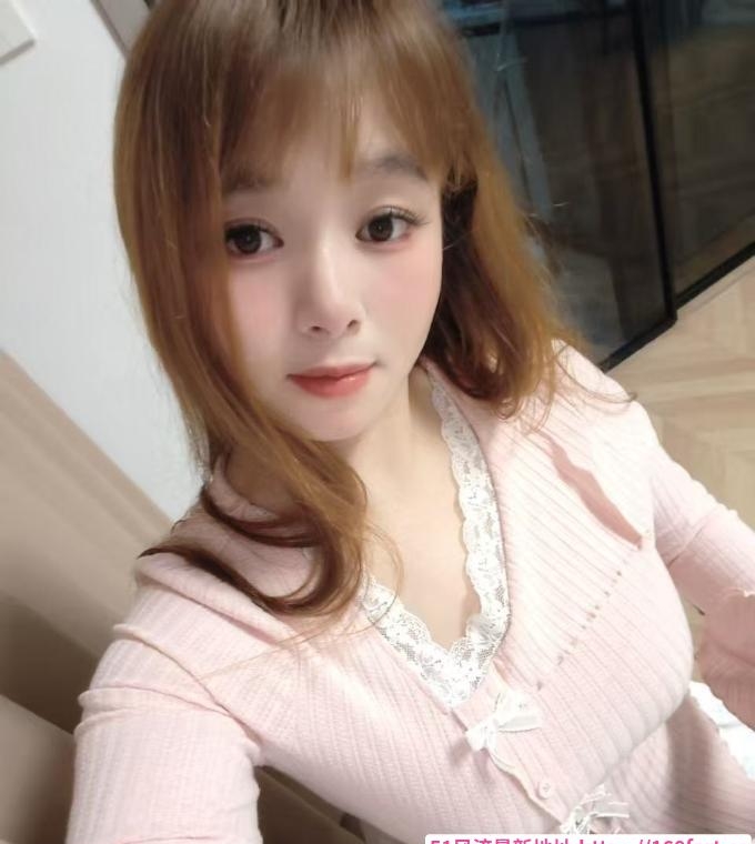 自聊上城东站巨乳妹 3