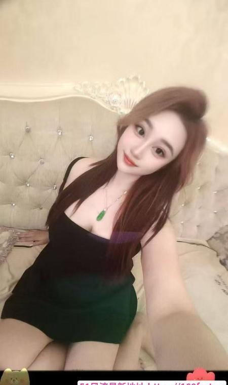 白嫩性感大胸妹妹 3