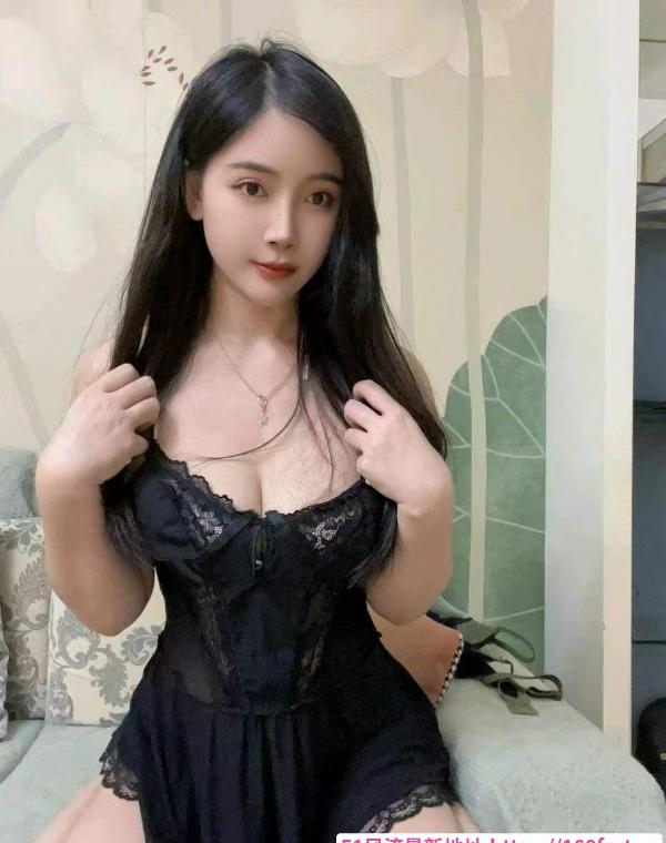 性感大胸翘臀骚妹 3