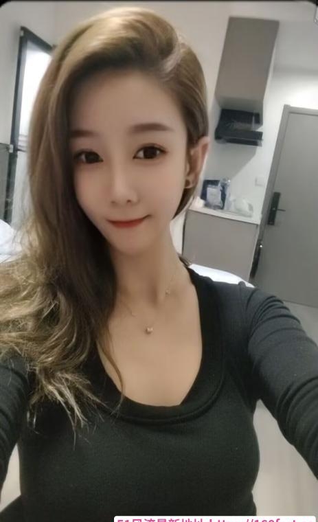 反差感很大美女 3