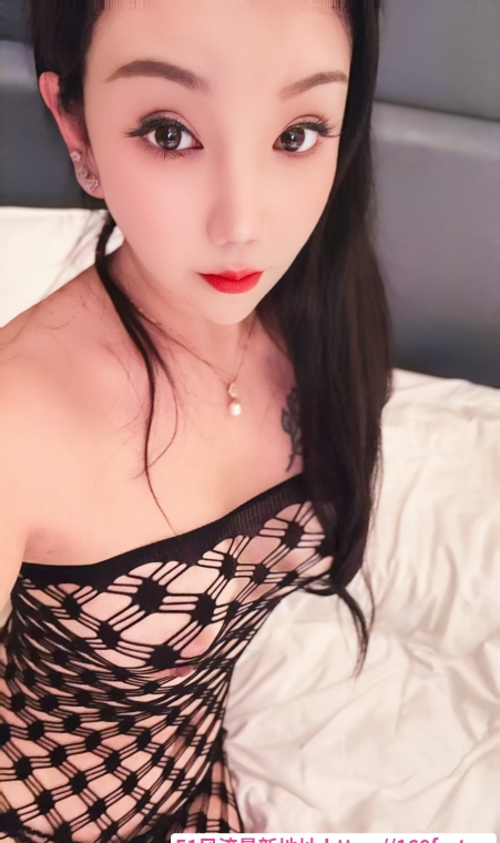 罗湖翘臀大胸熟女 3