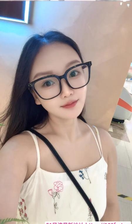 白云女友感楚依 3