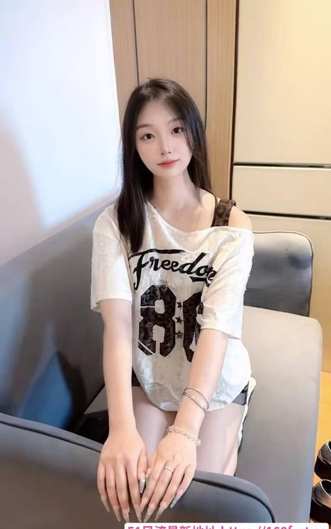 洪山服务热情小姐姐 3