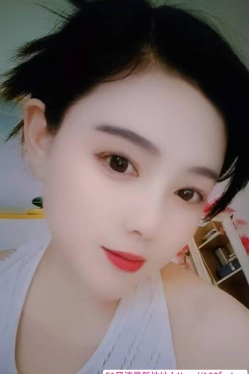 妩媚闷骚大胸骚妇 3