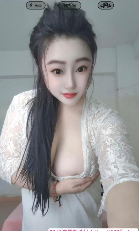 大胸潮喷骚妖精 3