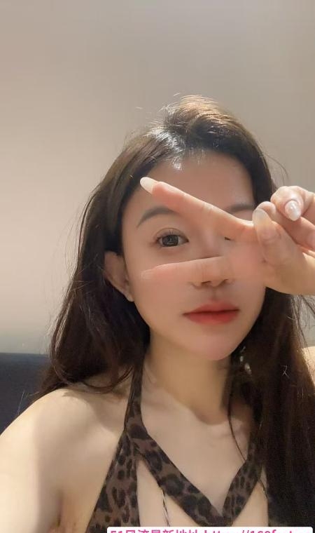 舌吻女王妞妞 3