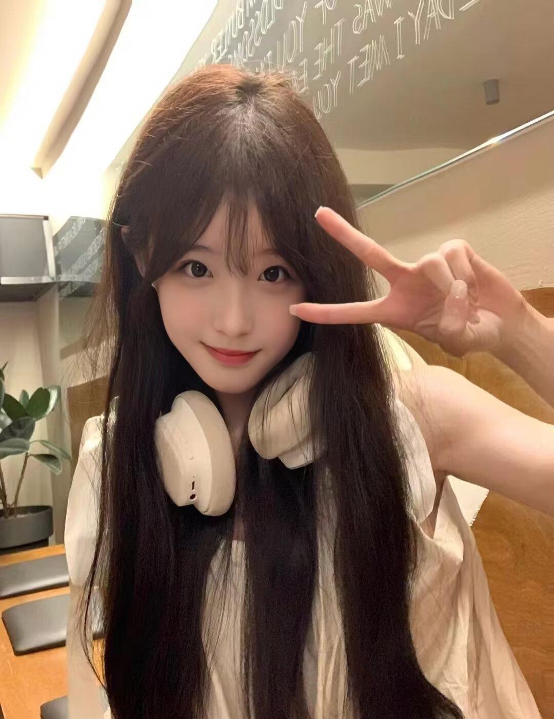 大一学生妹初下海兼职有房 3