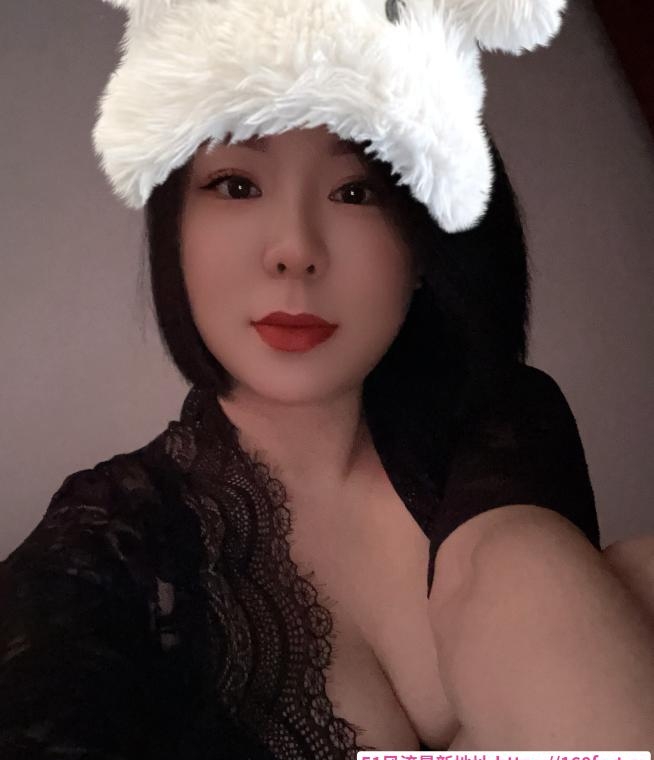 大屁屁少妇果果 4