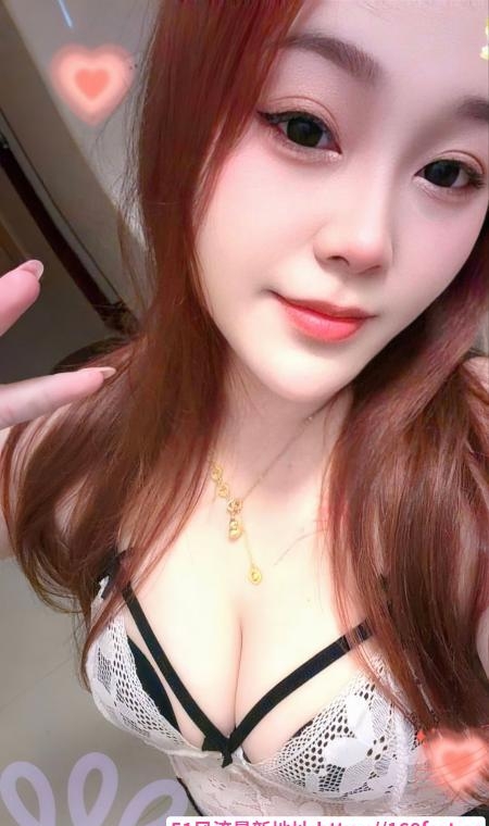 南山丰满巨乳暖暖 4
