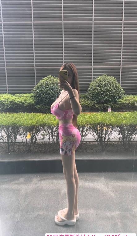 普陀巨乳翘臀长腿善朵 4