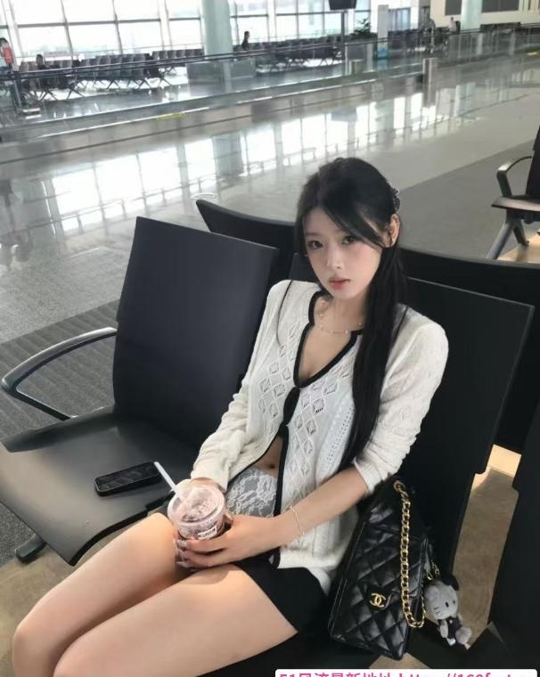 大胸多汁性感彤彤 4