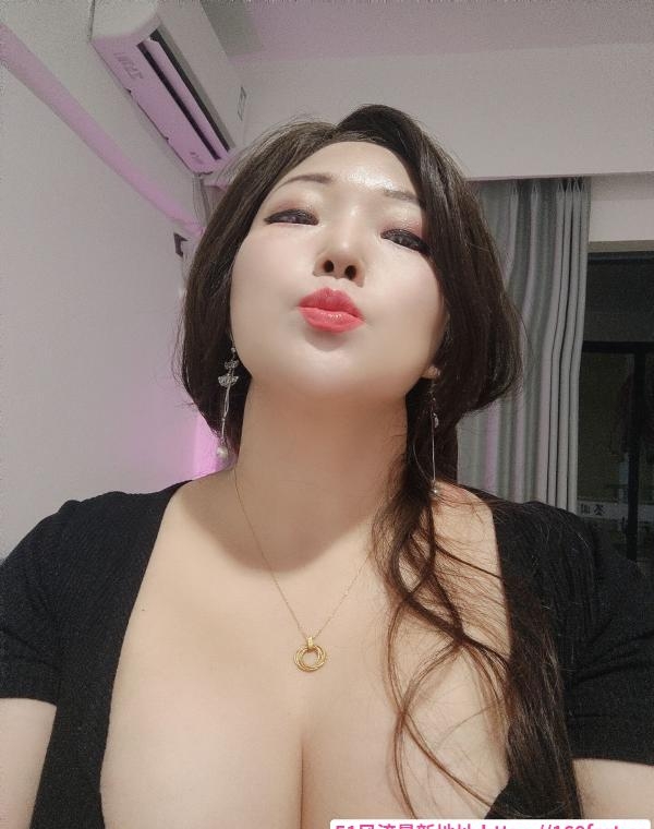 巨臀三通老师 4
