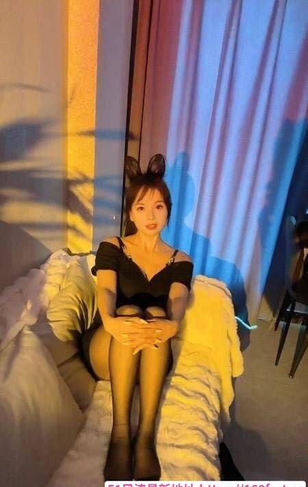 短发性感丰满妹妹 4
