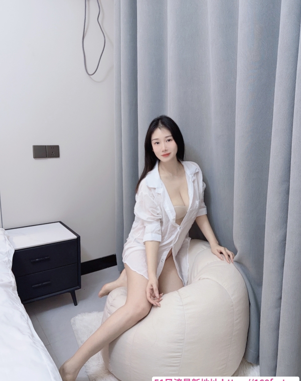 大胸气质型姐姐 4