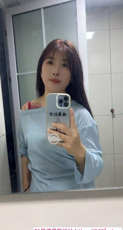 黑丝情趣风骚小妹 4