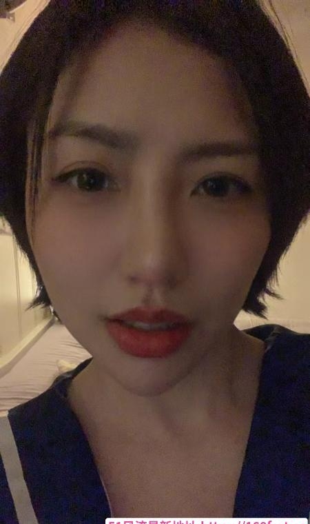 服务系杨菲 1