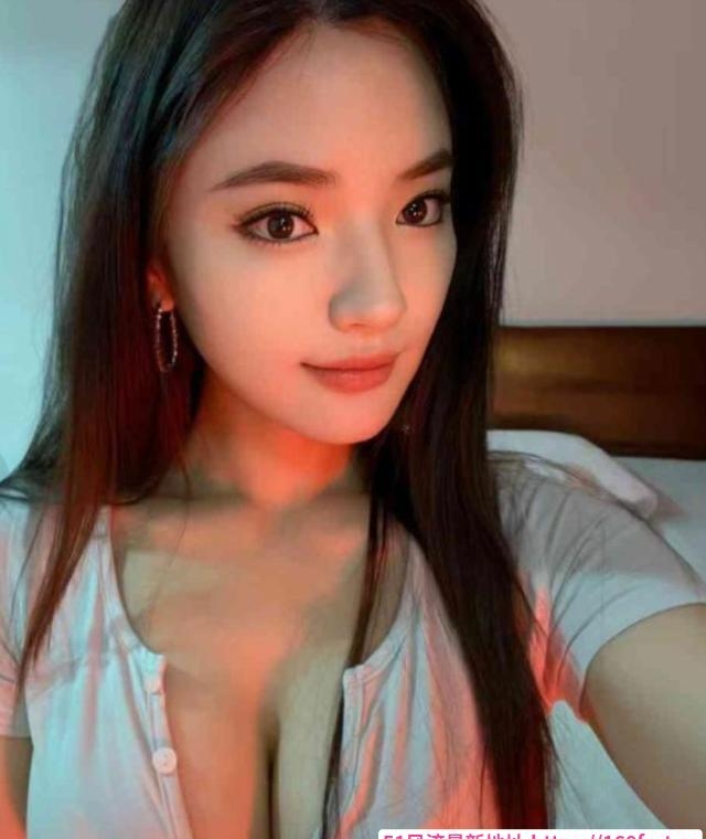 科学馆爆炸身材安妮 1