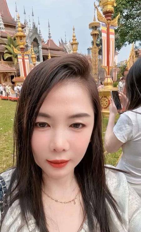 三通气质熟女 1