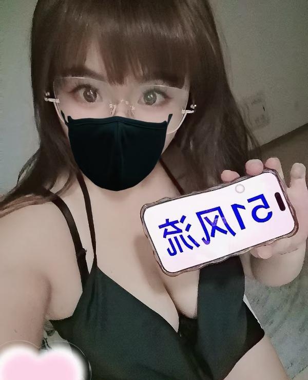 黄渡肉肉的丰满型妞 1